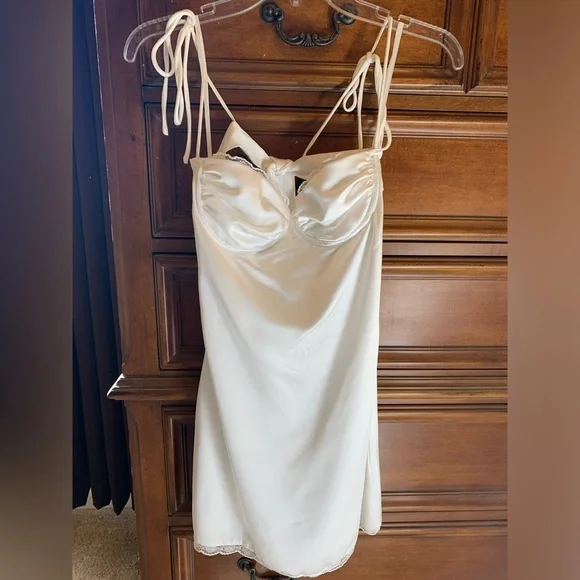 Princess Polly White Bridal Slip - Picture 3 of 3